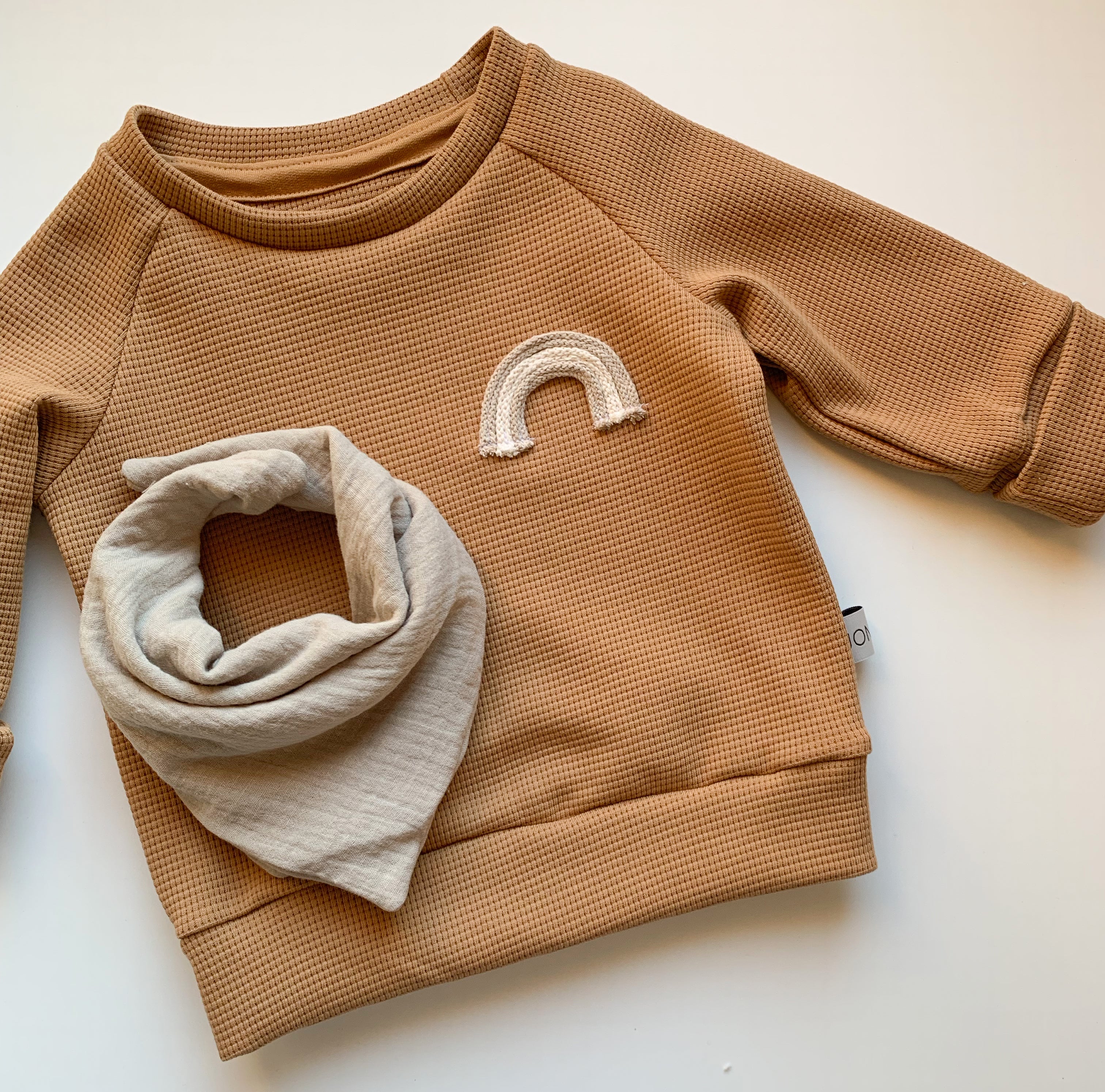 Waffelsweater Regenbogen